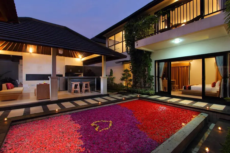Villa Agata 花瓣泳池蜜月佈置